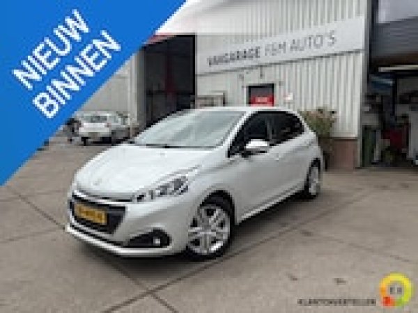 Peugeot 208 1.2 PureTech Signature 2019 - voorkant
