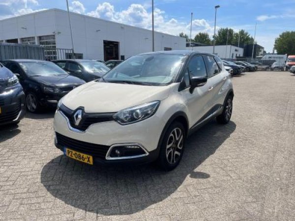 Renault Captur 0.9 TCe Dynamique 2016 - voorkant