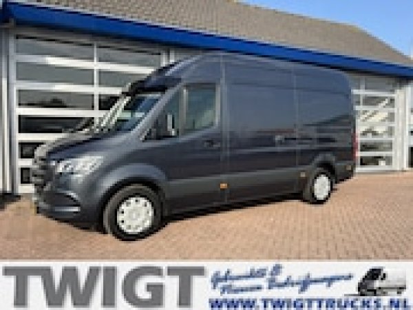 Mercedes-Benz Sprinter 319 3.0 CDI L2H2 EURO VI-D 2021 - voorkant