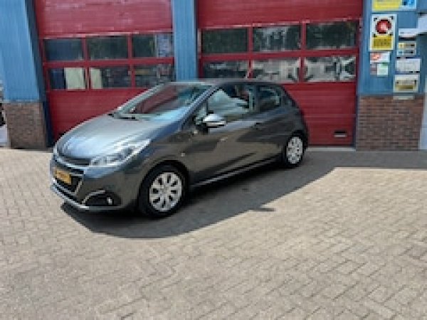 Peugeot 208 1.2 PureTech Access 2017 - voorkant