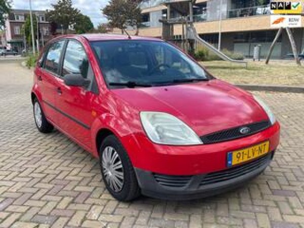 Ford Fiesta 1.3 Ambiente 2003 - voorkant