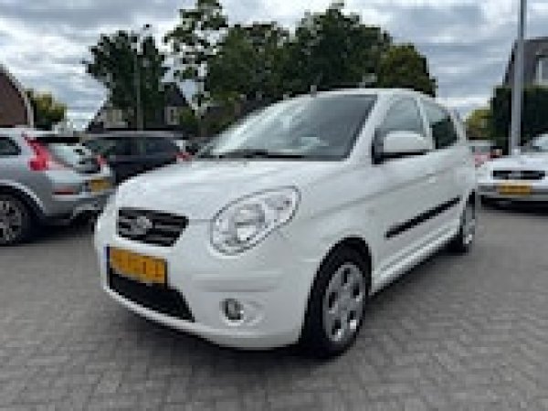 Kia Picanto 1.0 Seven 2011 - voorkant