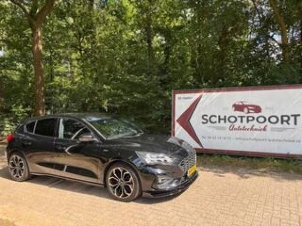 Ford Focus 1.0 EcoBoost Titanium Business 2019 - voorkant