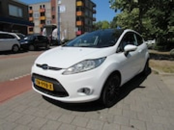 Ford Fiesta 1.25 Titanium 2012 - voorkant