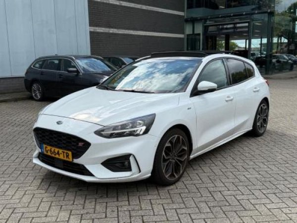 Ford Focus 1.0 EcoBoost ST Line Business 2019 - voorkant
