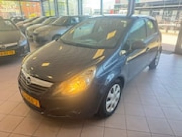 Opel Corsa 1.4-16V 2010 - voorkant