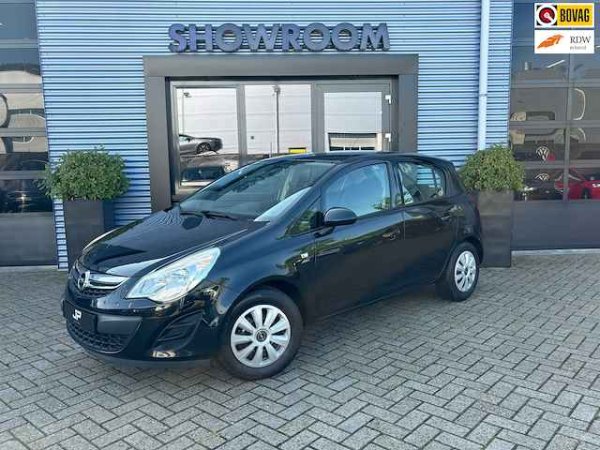 Opel Corsa 1.4-16V 2013 - voorkant