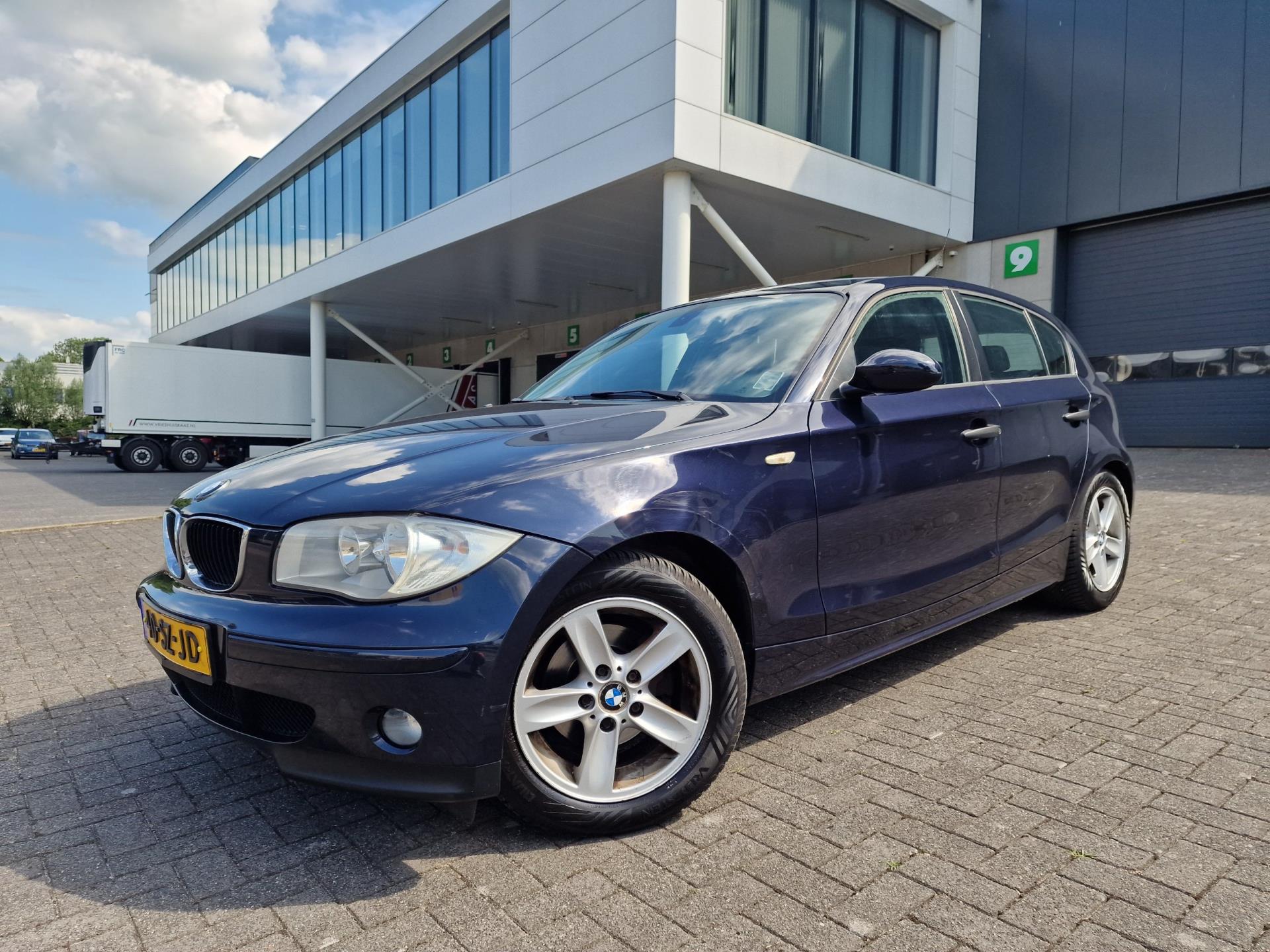 BMW 1-serie 118i Business Line AUT PSENSOR CRUISE 2 X SLEUTELS 2006 - voorkant