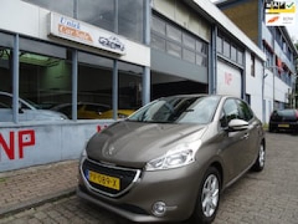 Peugeot 208 1.2 VTi Allure 2012 - voorkant
