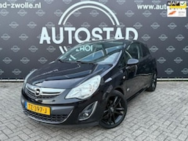 Opel Corsa 1.4-16V 2012 - voorkant