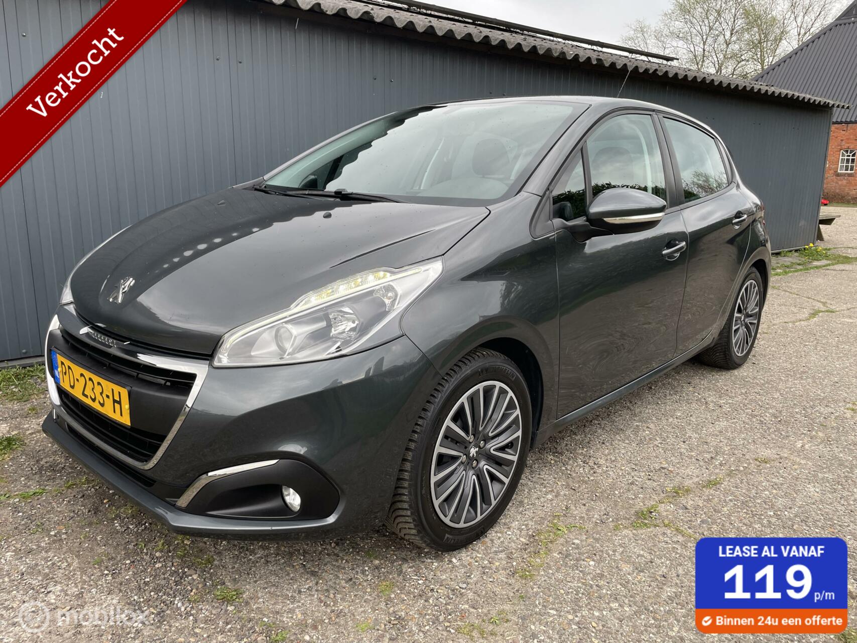 Peugeot 208 1.2 PureTech Active CarPlay Navi Trekhaak Airco 2017 - voorkant