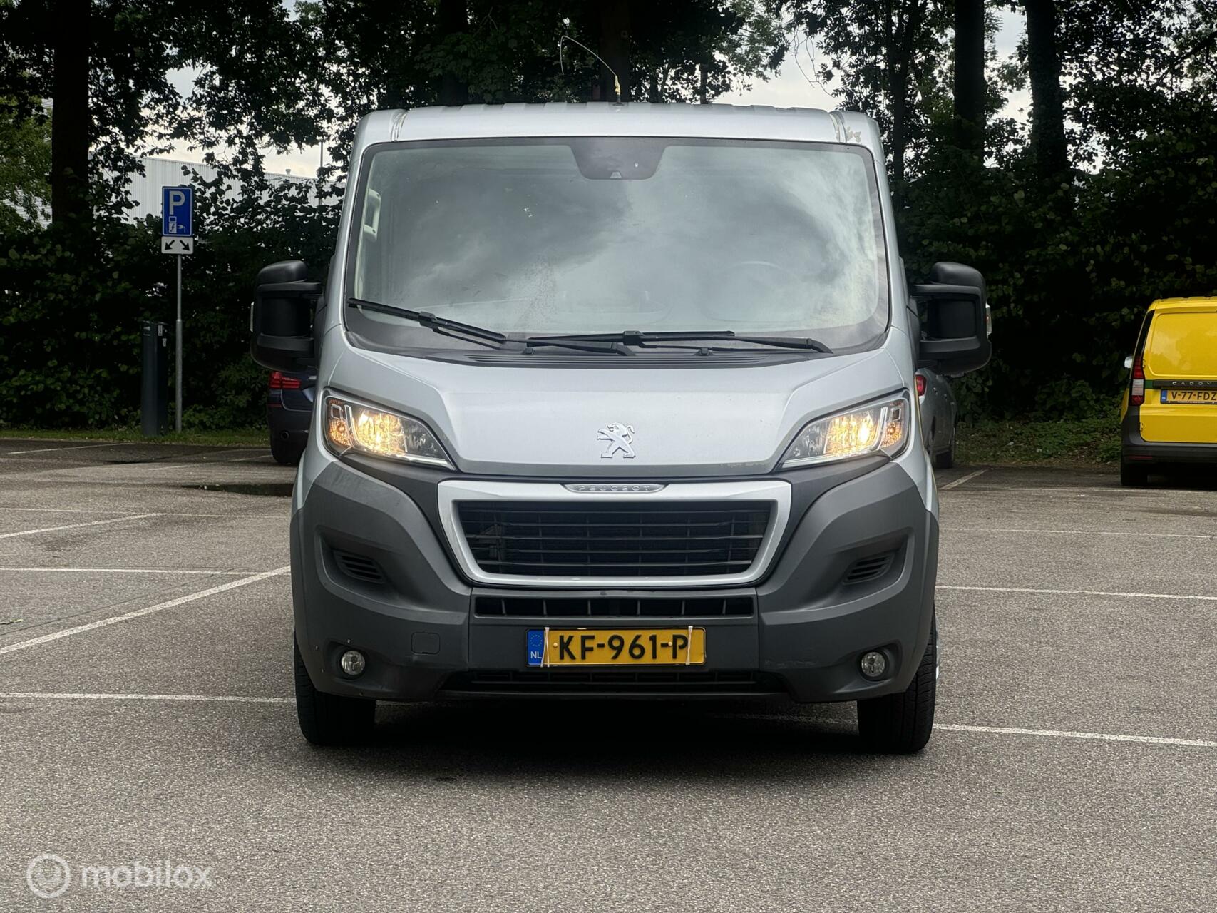 Foto van Peugeot Boxer Bus