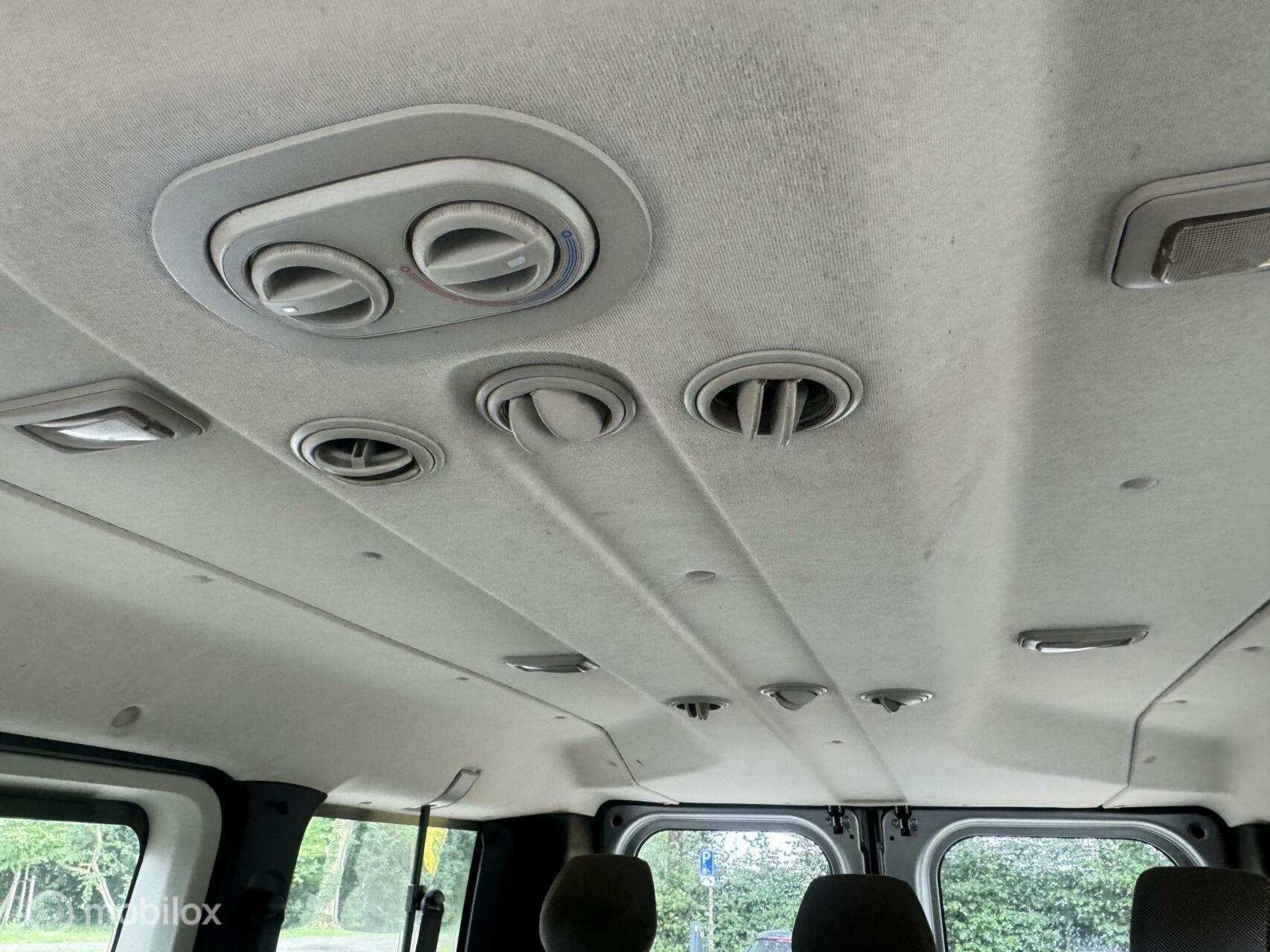 Foto van Peugeot Boxer Bus