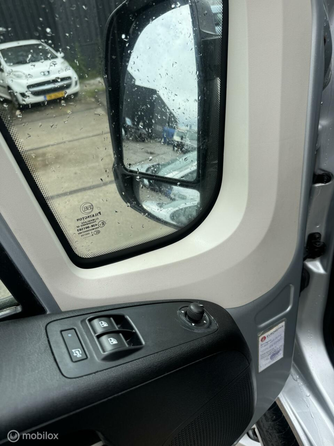 Foto van Peugeot Boxer Bus
