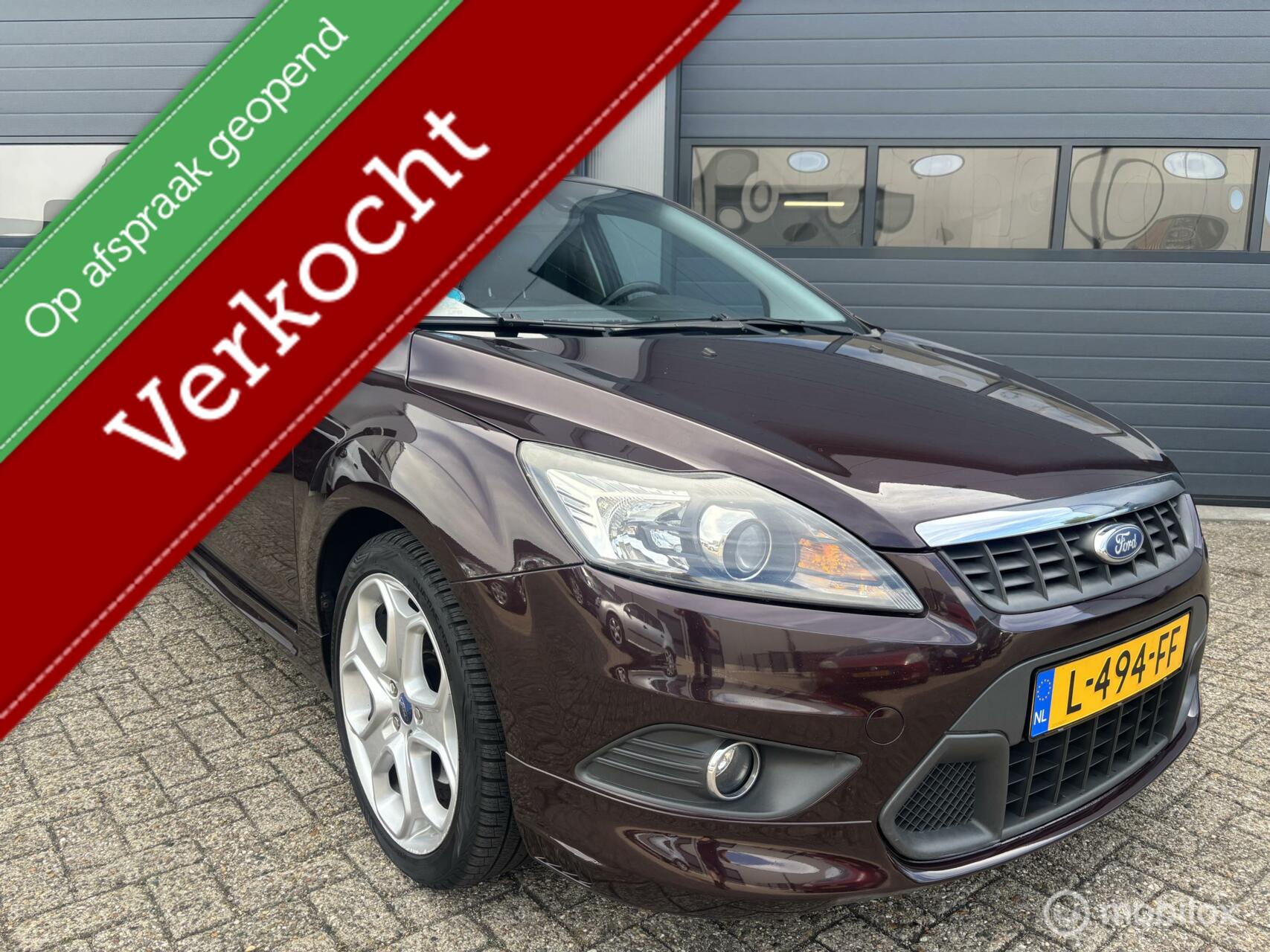 Ford Focus 2.0 Luxe Titanium Uitvoering 2008 - voorkant