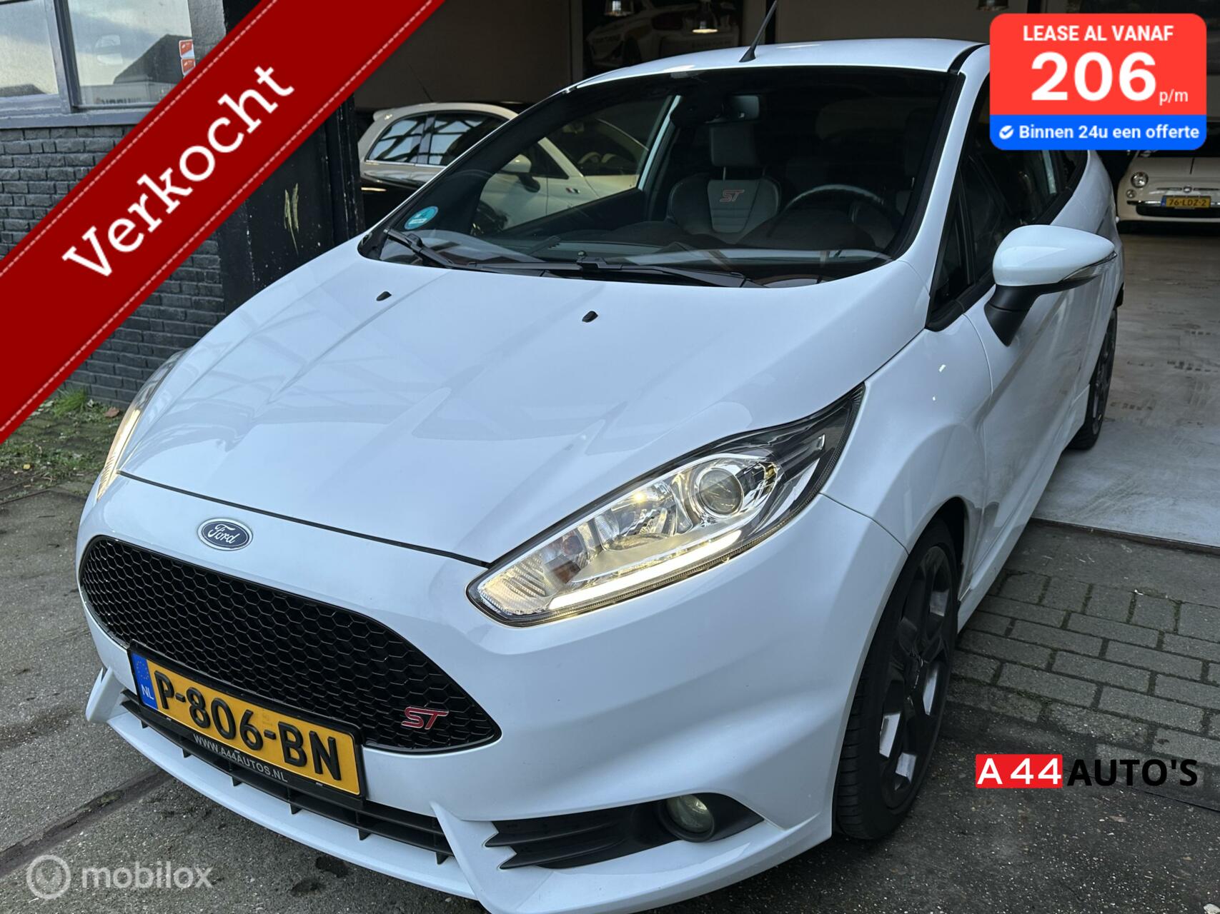 Ford Fiesta 1.6 ST2*ZEER NETTE STAAT*BOEKJES COMPLEET* 2015 - voorkant