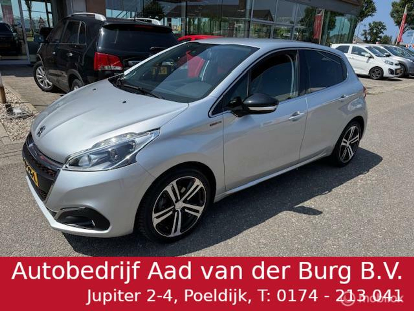 Peugeot 208 110pk 1.2 GT-line , 5 deurs Navigatie en Camera achter , Parkeerhulp achter ,  Ramen & spiegels eclectisch ,  Sport Velgen , Rode GT Line accenten , Chrome uitlaat sierstuk 2016 - voorkant