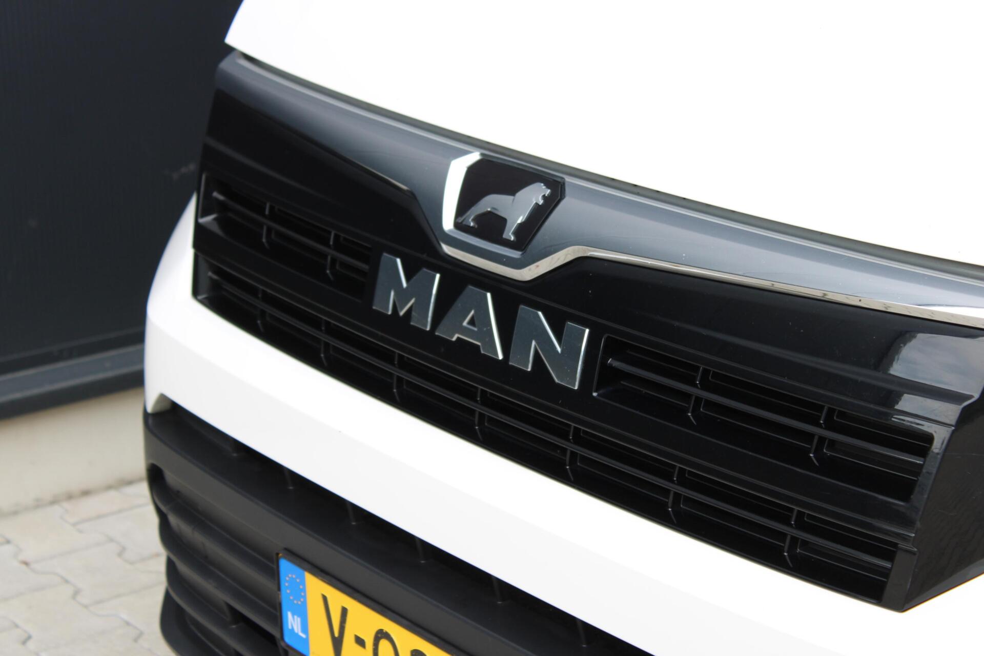 Foto van Man Tge