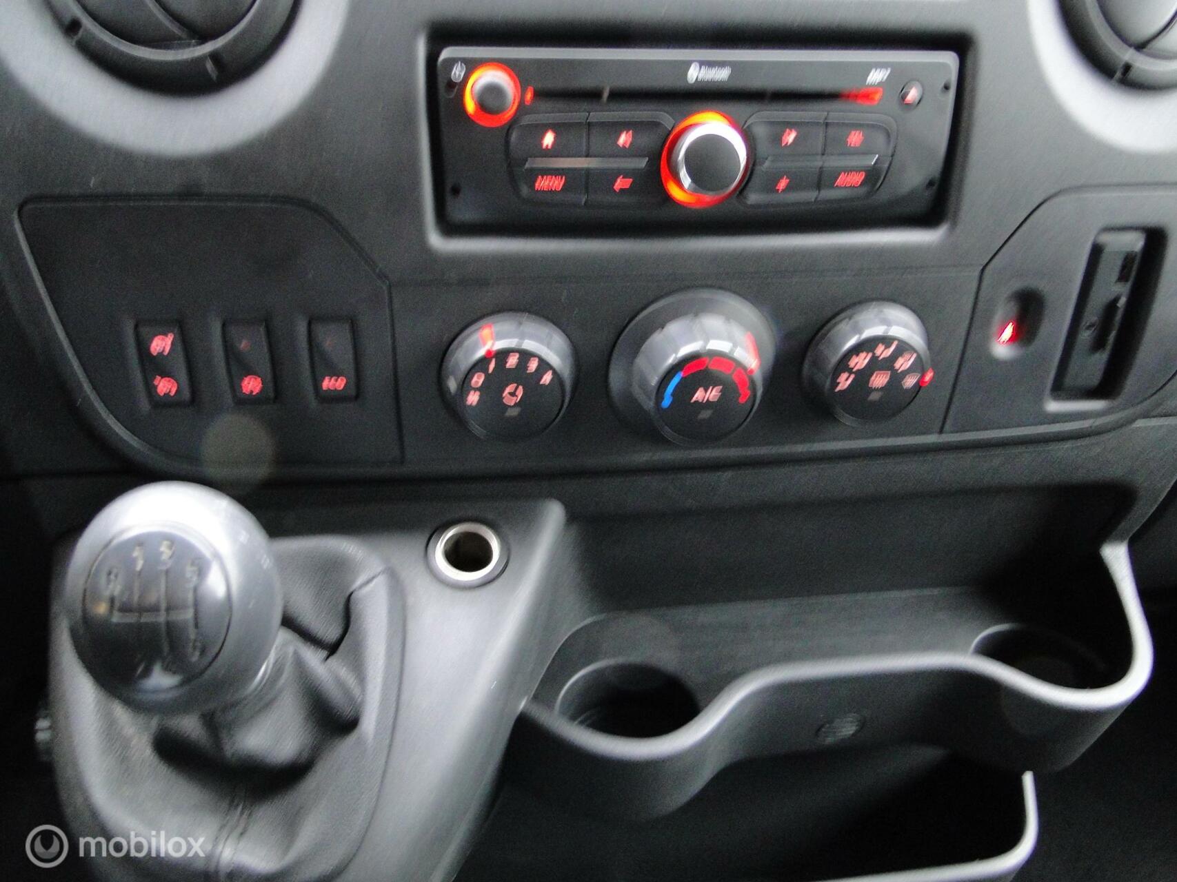 Foto van Renault Master Bestel