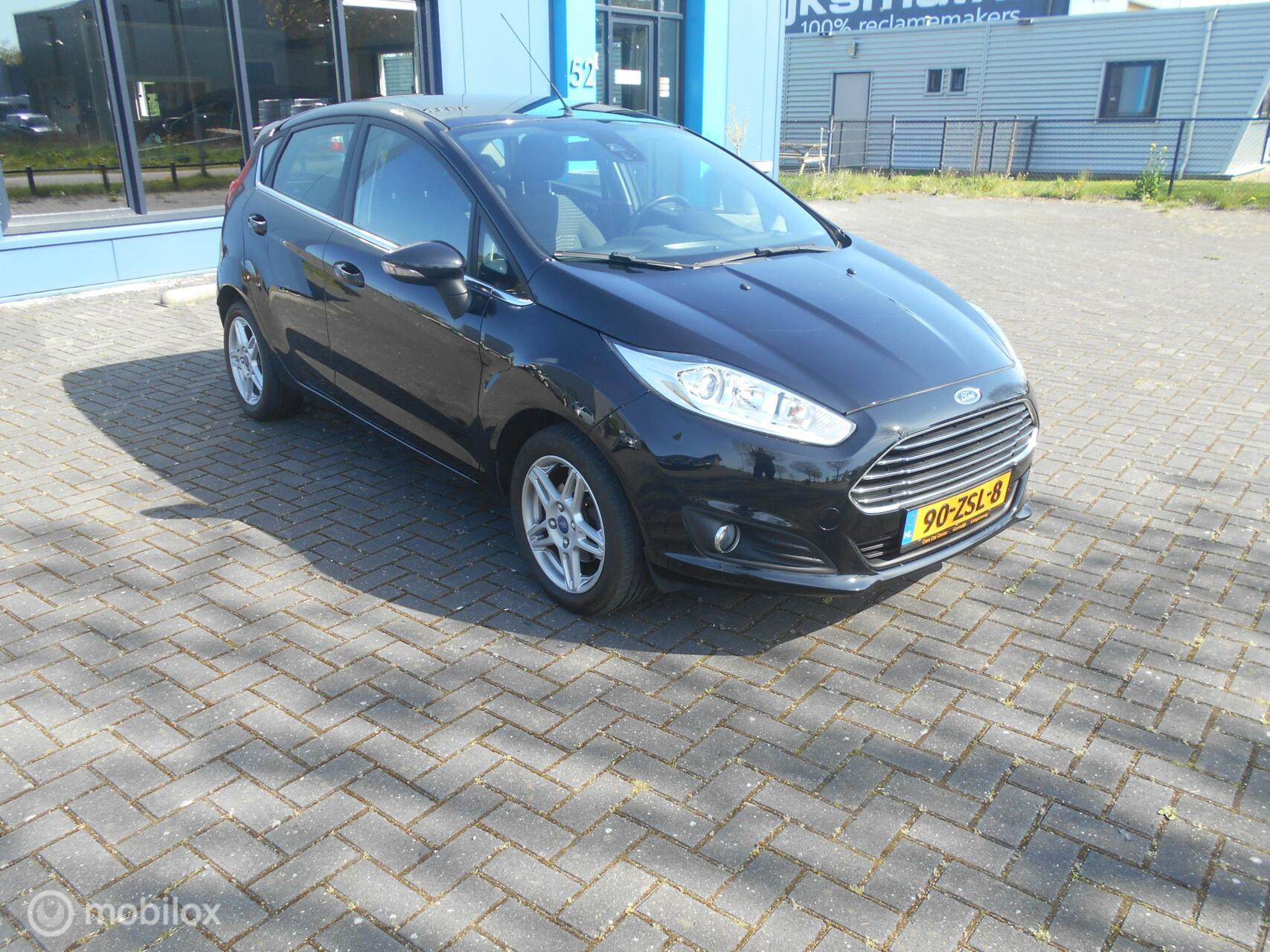 Ford Fiesta 1.0 EcoBoost Titanium Nieuwe distributie set!!! 2013 - voorkant