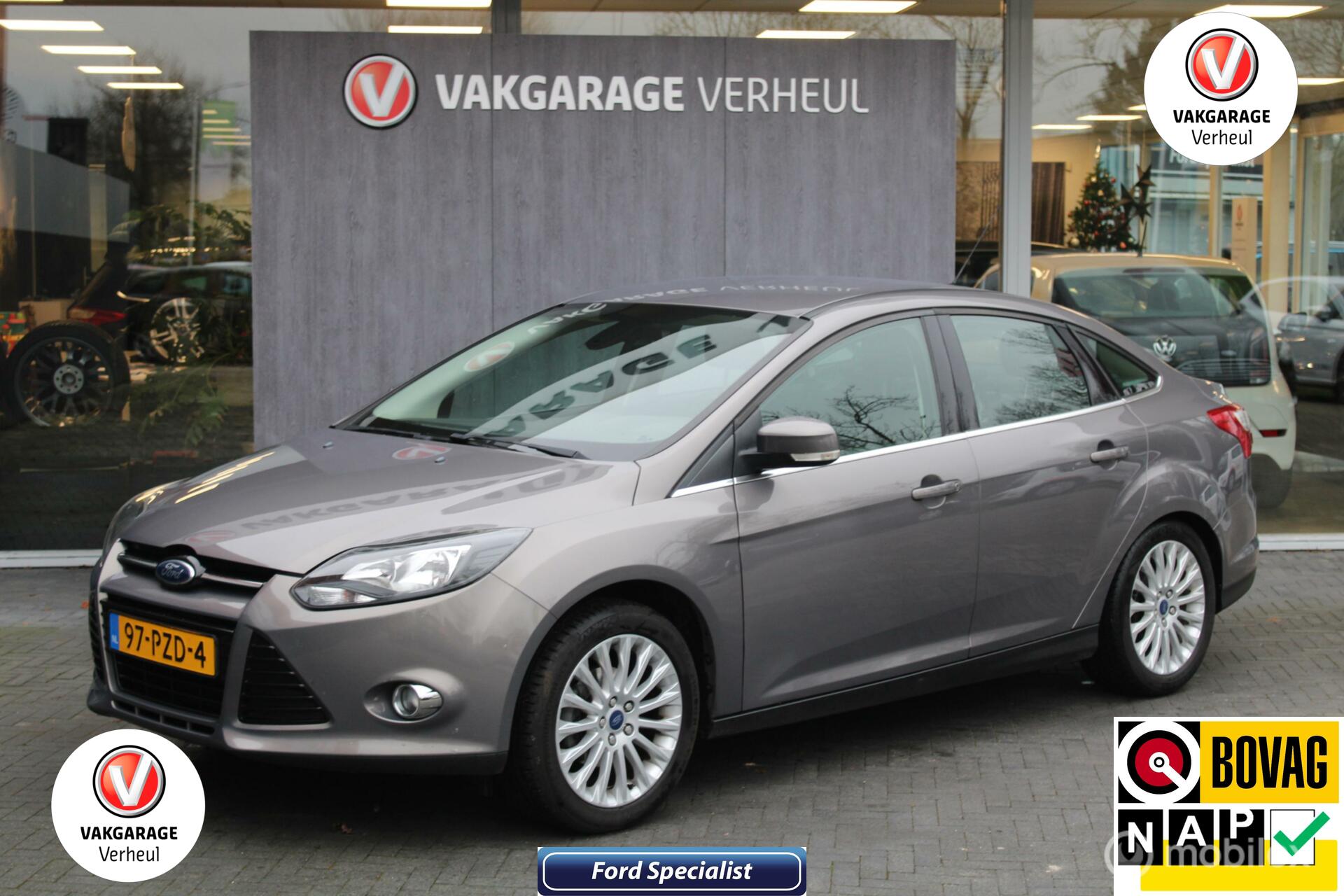 Ford Focus 1.6 TI-VCT First Edition 2011 - voorkant