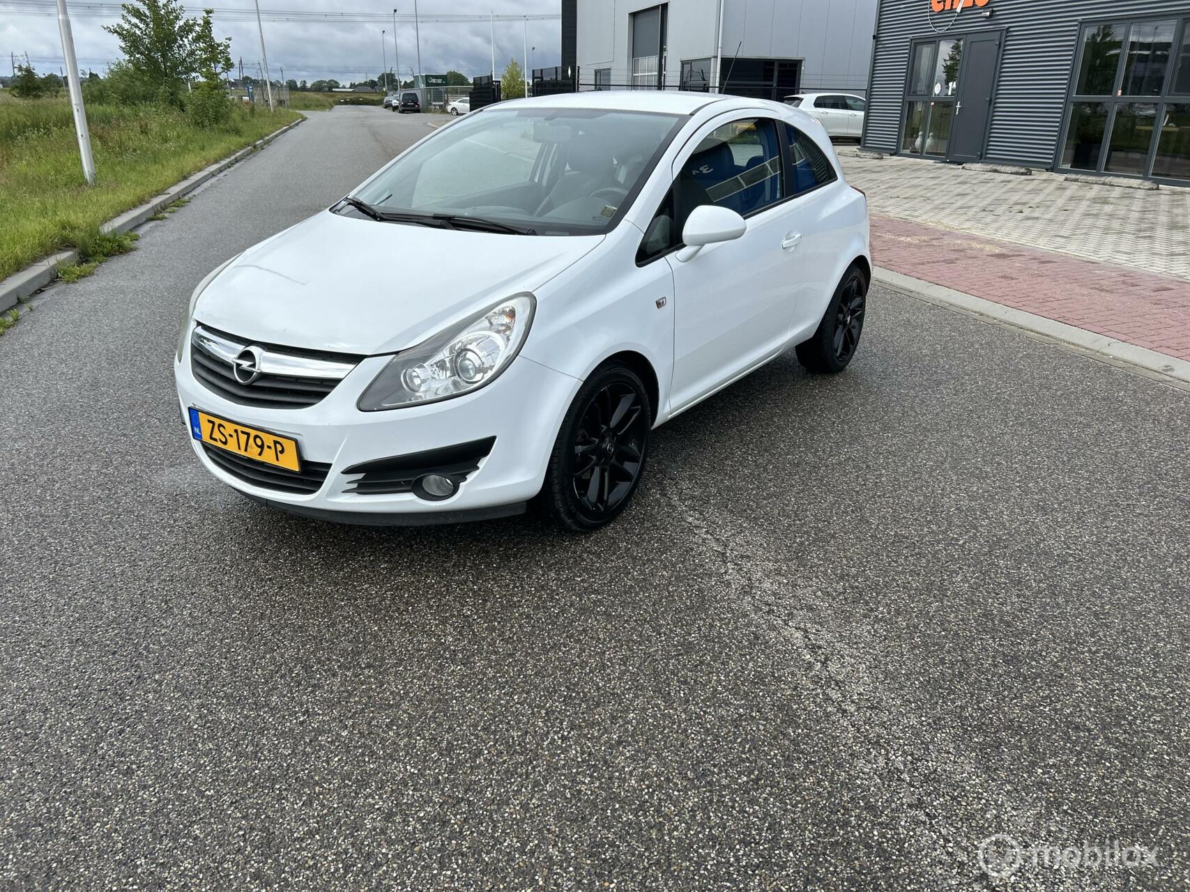 Opel Corsa 1.4-16V 111 Edition 2009 - voorkant