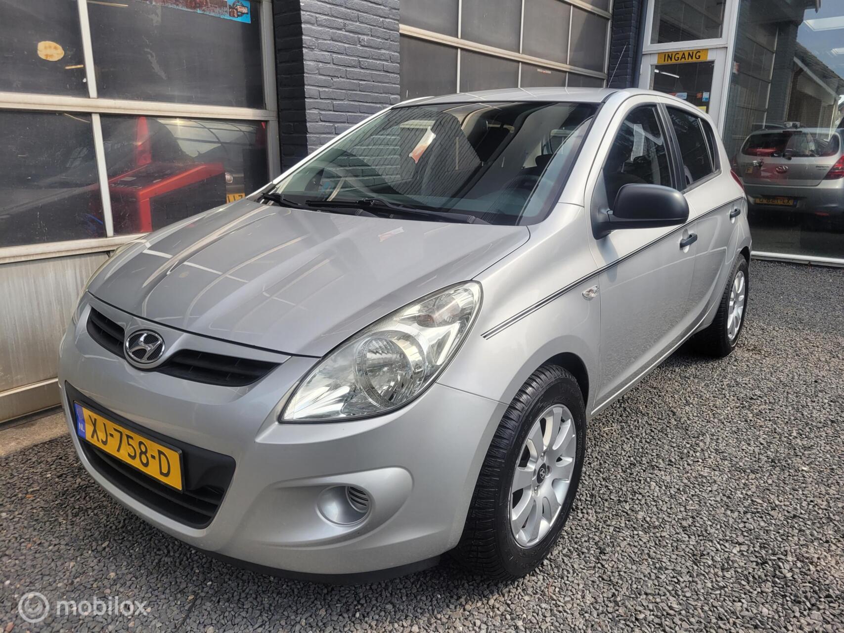 Hyundai I20 Hyundai i20 1.2i i-Drive | AIRCO | 145.000KM | 2011 - voorkant