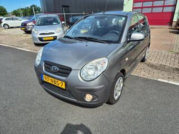 Kia Picanto 1.0 Seven 2010 - voorkant