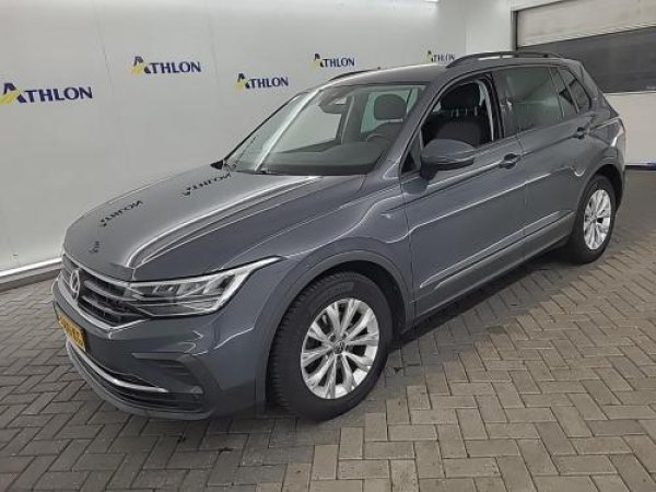 Volkswagen Tiguan 1.5 TSI Life 2021 - voorkant