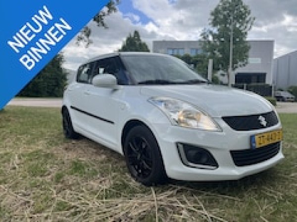Suzuki Swift 1.2 Bandit EASSS 2016 - voorkant
