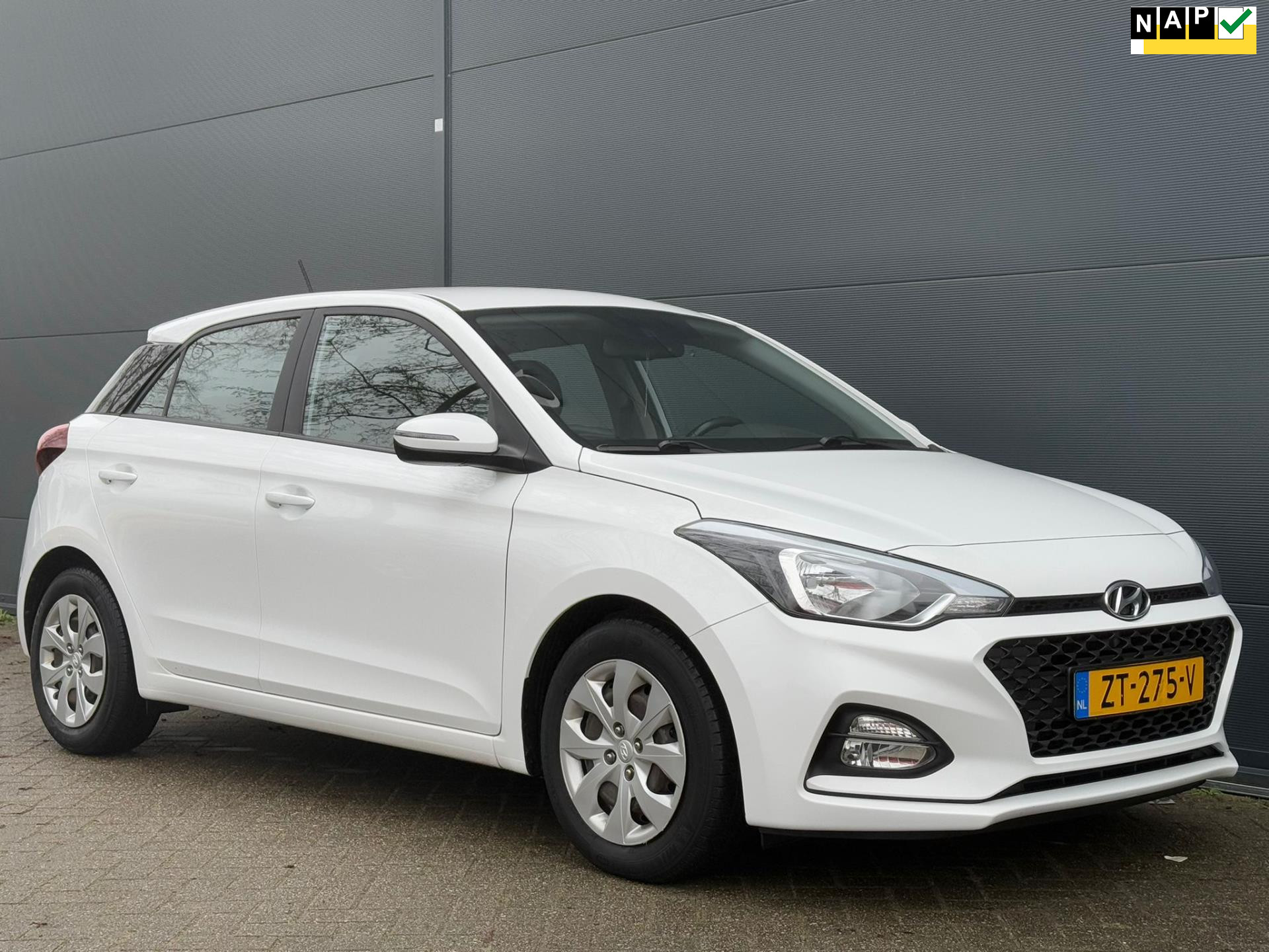 Hyundai I20 1.0 T-GDI Comfort 1STE EIGENAAR | CAMERA | NAVI | CARPLAY | PDC |  BTW | NWE APK 2019 - voorkant