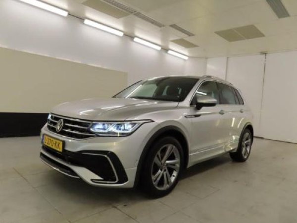 Volkswagen Tiguan 1.5 TSI R-Line Business+ 2021 - voorkant