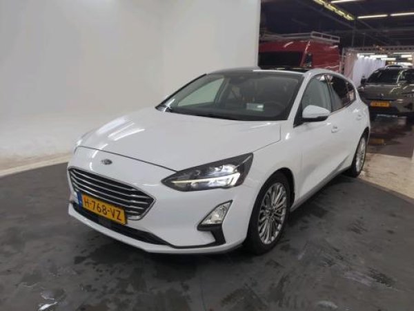 Ford Focus 1.0 EcoBoost Titanium Business 2020 - voorkant