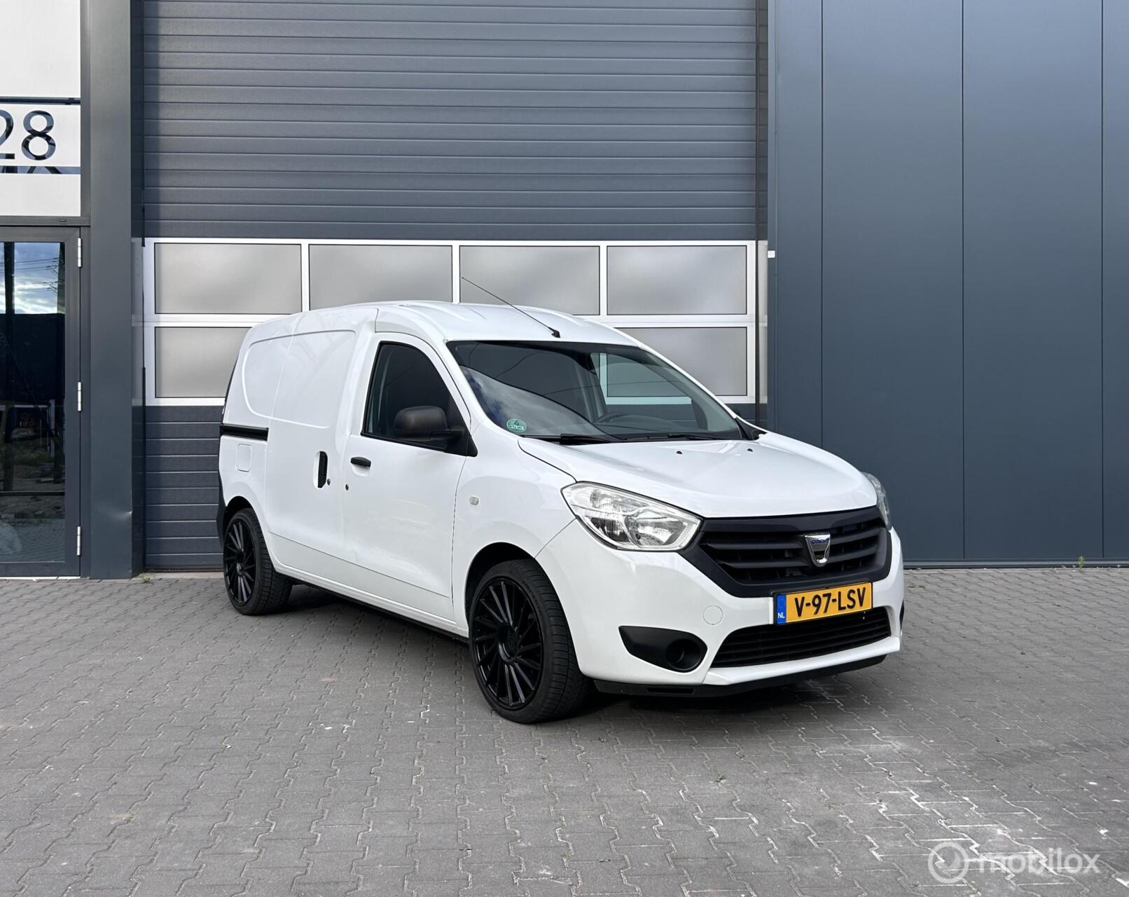 Dacia Dokker Bestel 2018 1.6 Benzine Marge Sportvelgen 2018 - voorkant