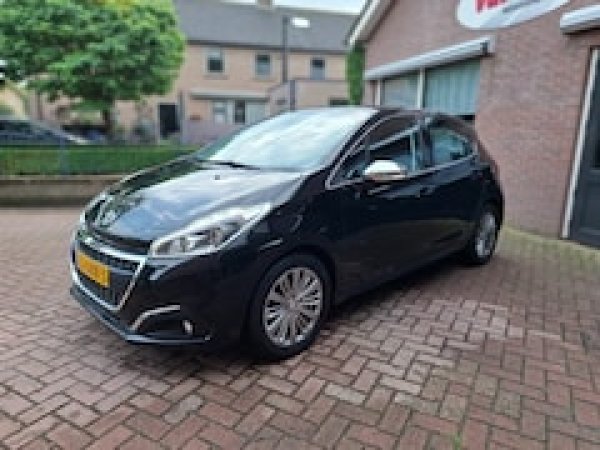 Peugeot 208 1.2 PureTech Blue Lease Allure 2019 - voorkant