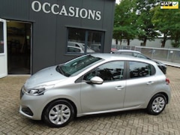 Peugeot 208 1.2 PureTech Blue Lion 2017 - voorkant
