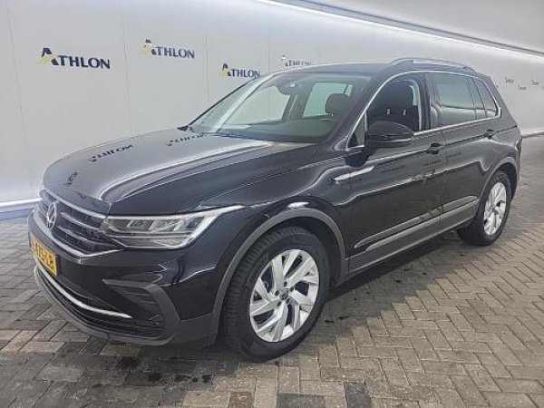 Volkswagen Tiguan 1.5 TSI Life Business 2021 - voorkant