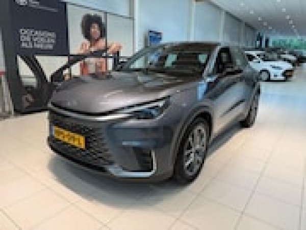 Lexus LBX Elegant 2WD 2025 - voorkant
