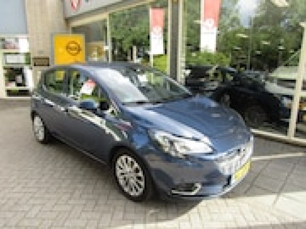 Opel Corsa 1.4 Innovation 2016 - voorkant