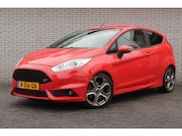 Ford Fiesta 1.6 ST2 2013 - voorkant