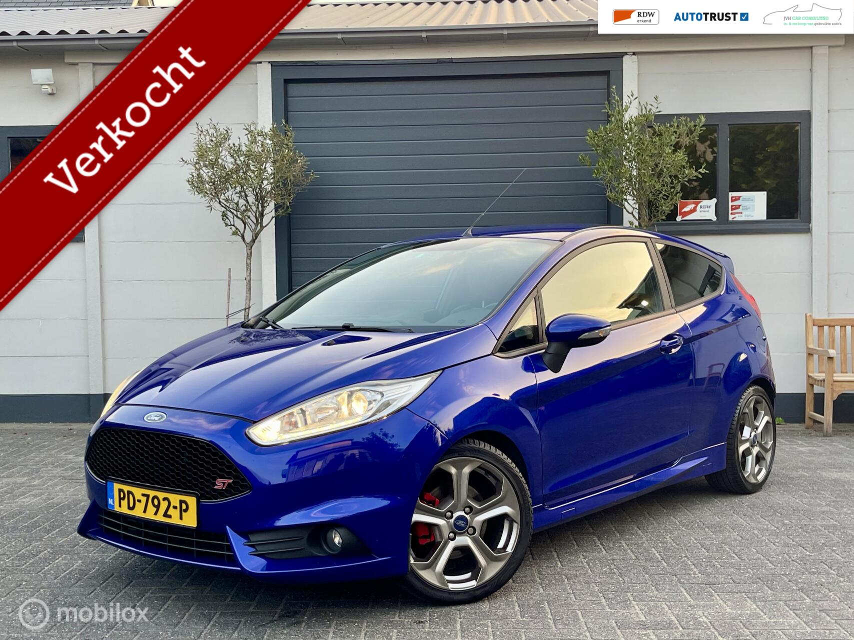 Ford Fiesta 180PK ST2|RIJKLAAR|DRIEM VV|RECARO|CAMERA|GARANT 2014 - voorkant