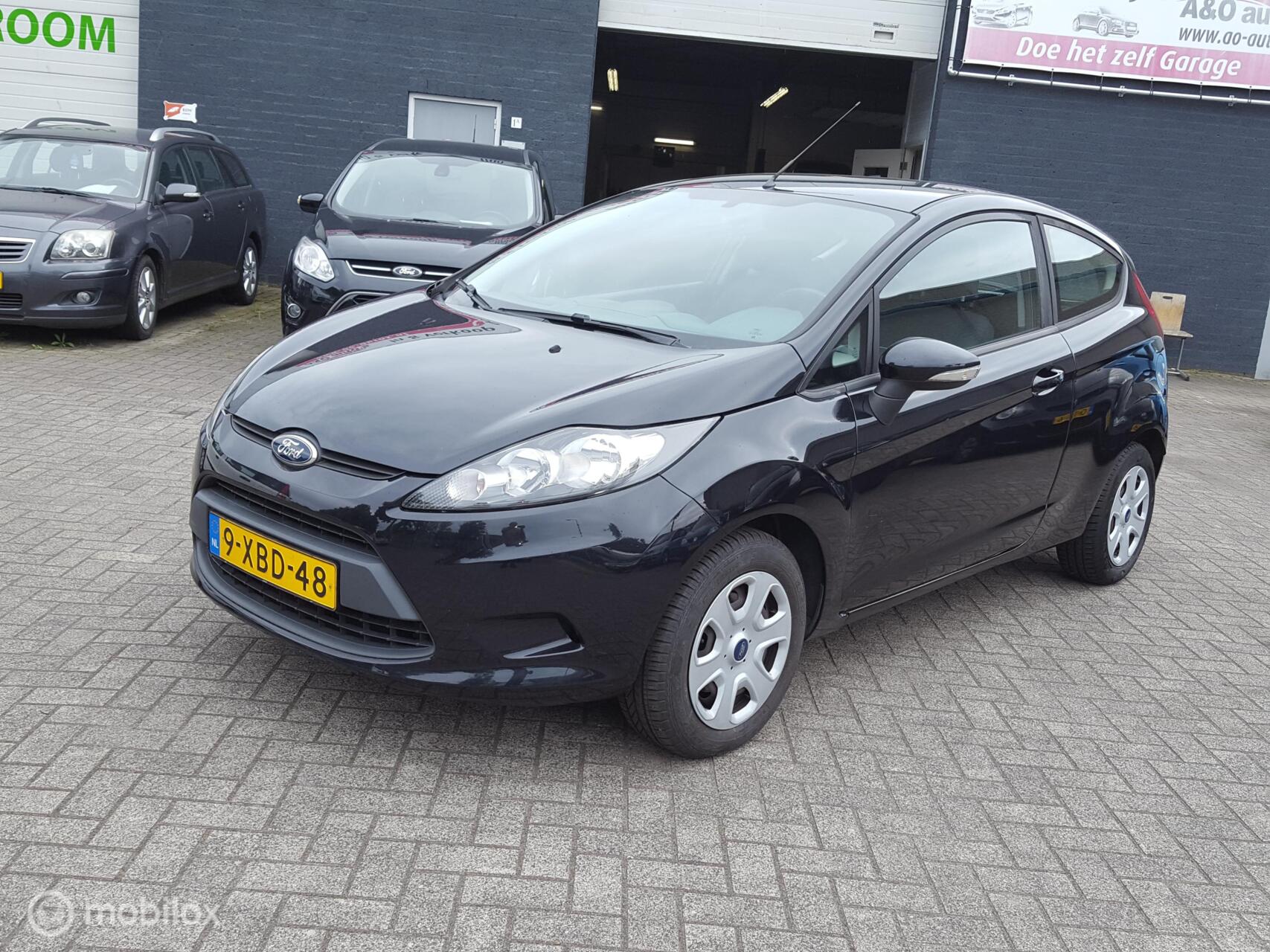 Ford Fiesta 1.25 Titanium / 144685 km. /  met airco 2010 - voorkant