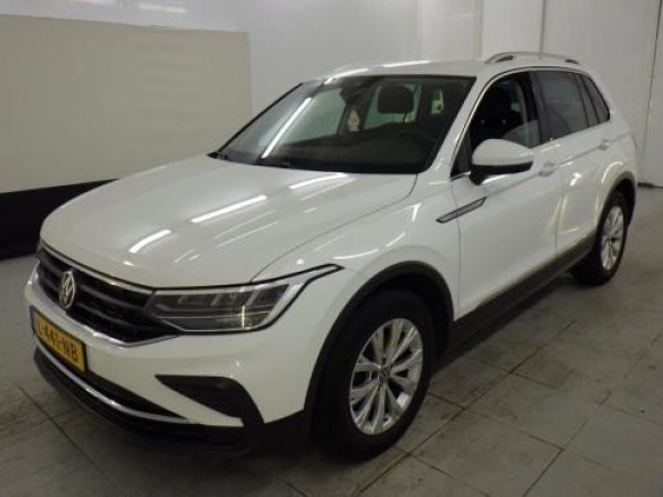 Volkswagen Tiguan 1.5 TSI Life Business 2021 - voorkant