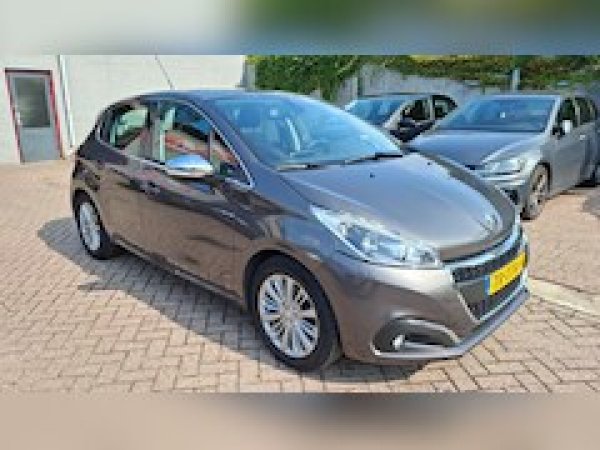 Peugeot 208 1.2 PureTech Allure 2018 - voorkant