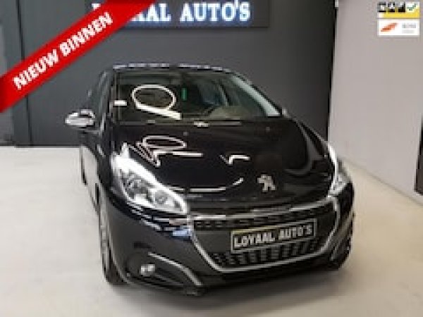 Peugeot 208 1.2 PureTech Blue Lease Executive 2016 - voorkant