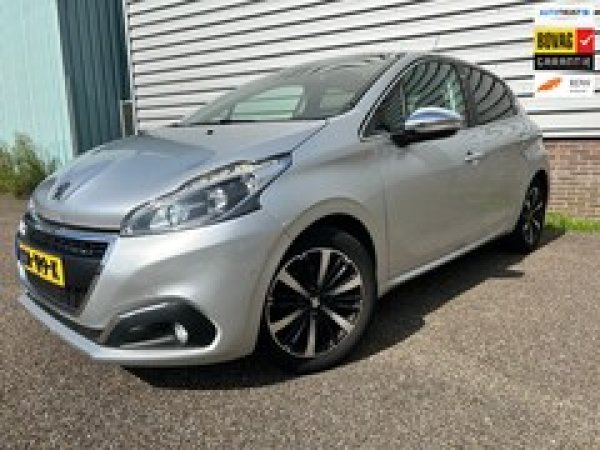 Peugeot 208 1.2 PureTech Allure 2016 - voorkant