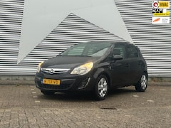 Opel Corsa 1.2-16V Selection 2011 - voorkant