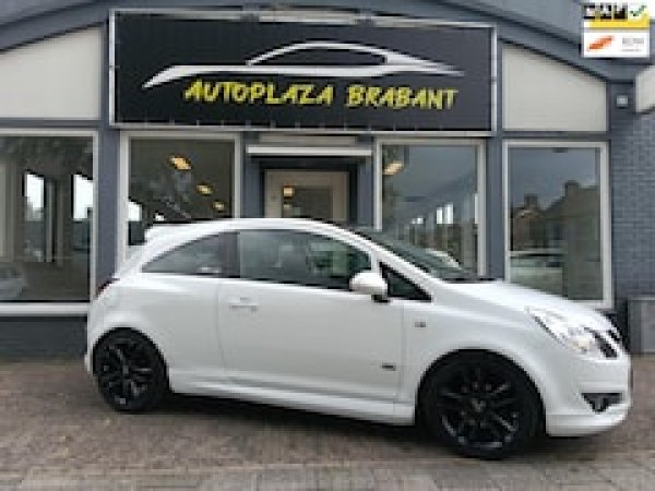 Opel Corsa 1.4-16V 2010 - voorkant