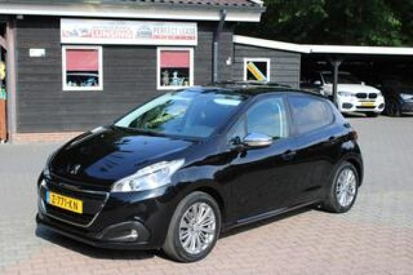 Peugeot 208 1.2 PureTech Access 2018 - voorkant