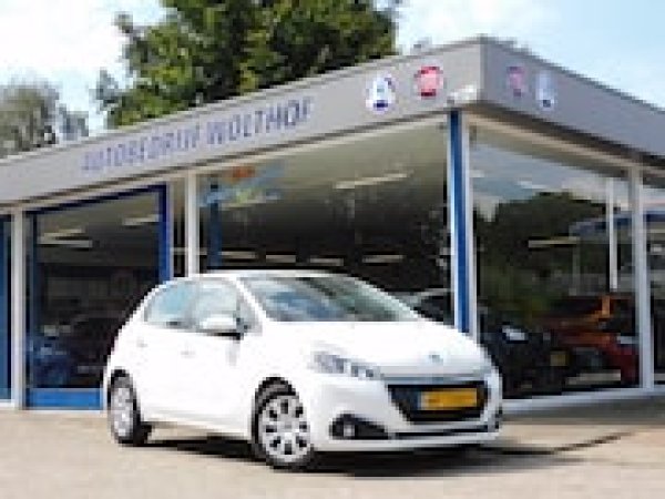 Peugeot 208 1.2 PureTech Blue Lion 2017 - voorkant
